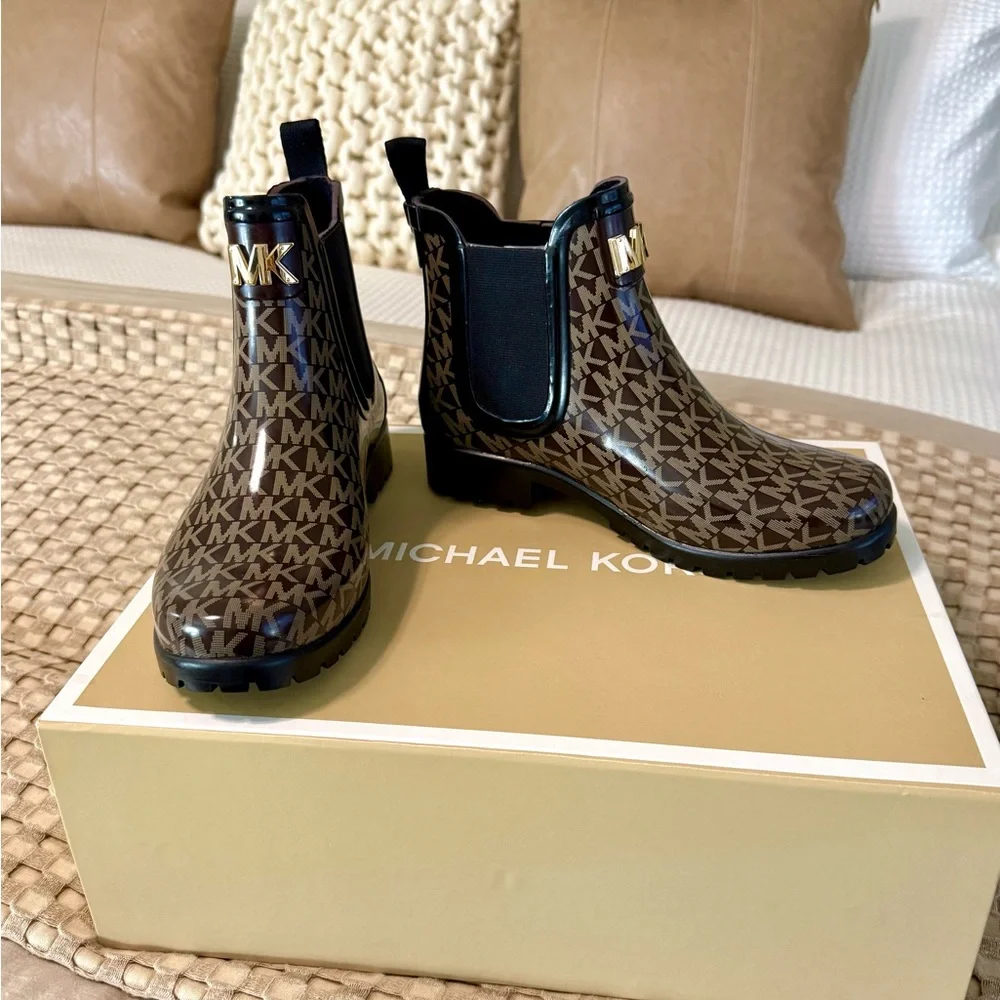 NEW MICHAEL KORS Ankle Rain Boots ☔️ - Picture 3 of 14